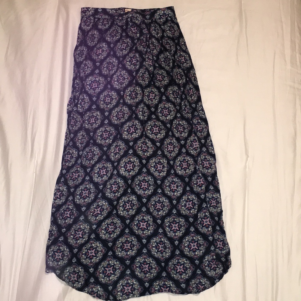 Hollister maxi skirt with pattern